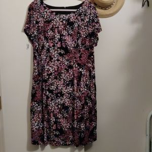 Floral dress with pockets